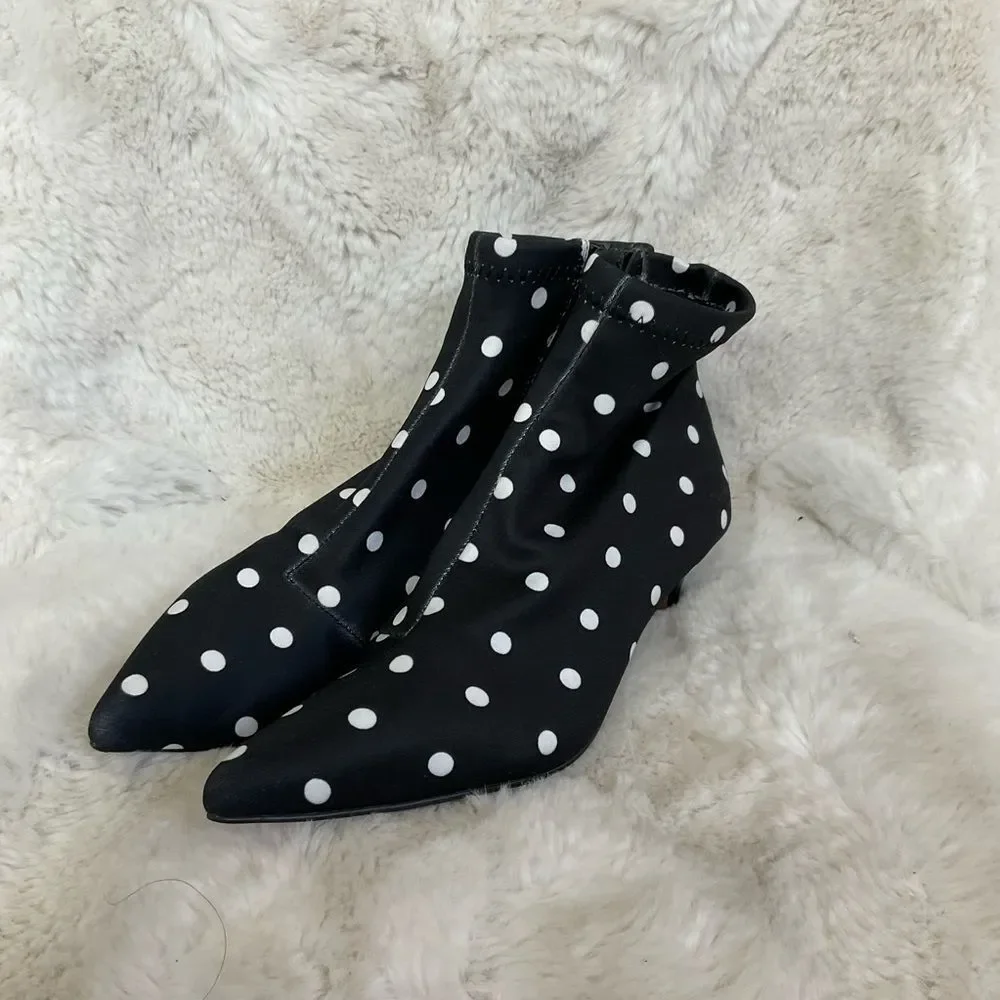 Betsey Johnson Black White Verona Polka Dot Side Zip Kitten Heel Booties Size 6